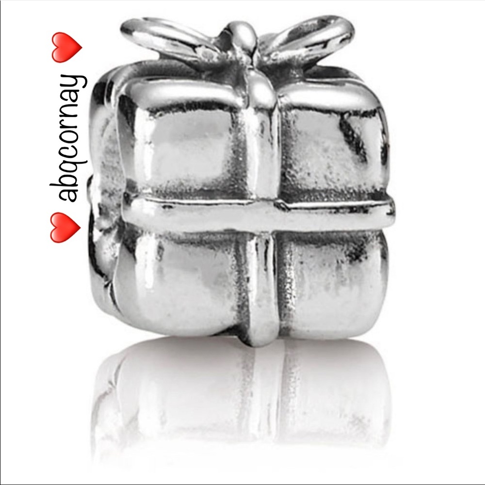 🚨 SALE 🚨 EUC Pandora 790300 Silver Christmas Gift or Birthday Present Charm
